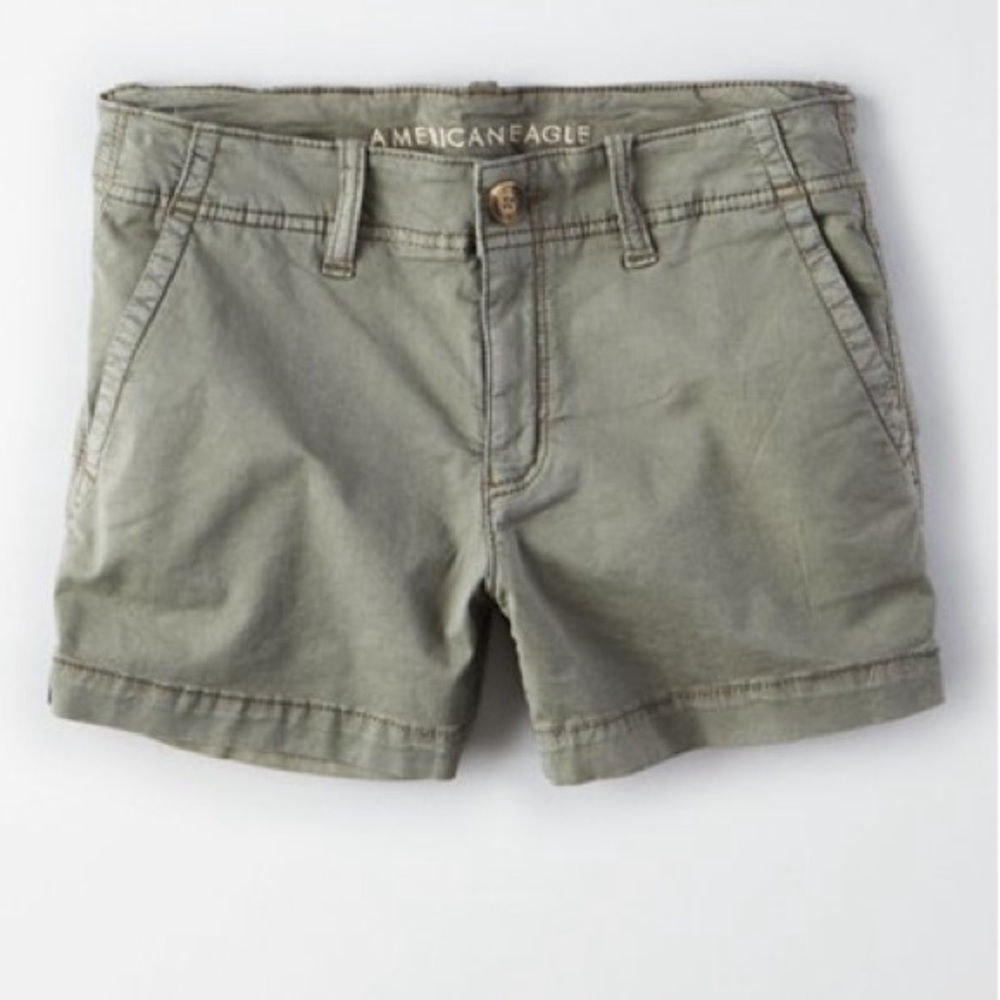 American eagle khaki midi short in olive